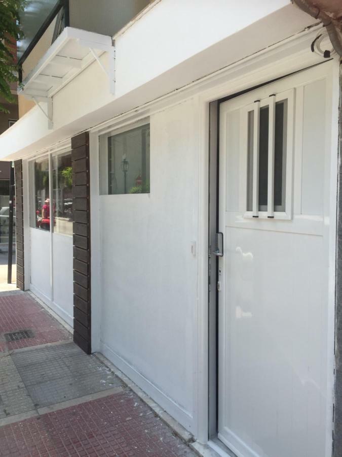 Loutraki Hostel Экстерьер фото